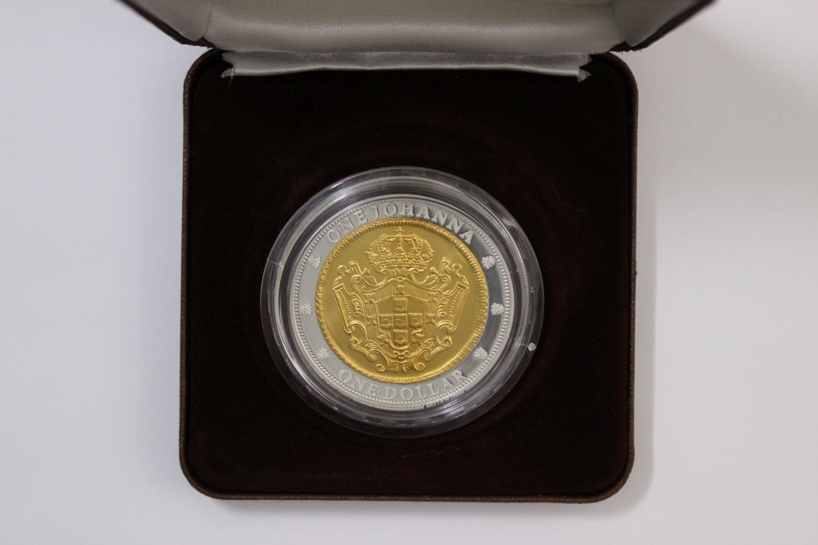 Australia 2007 Subscription $1 Selectively Gold Plated Silver Coin 1732 Johanna - Image 2